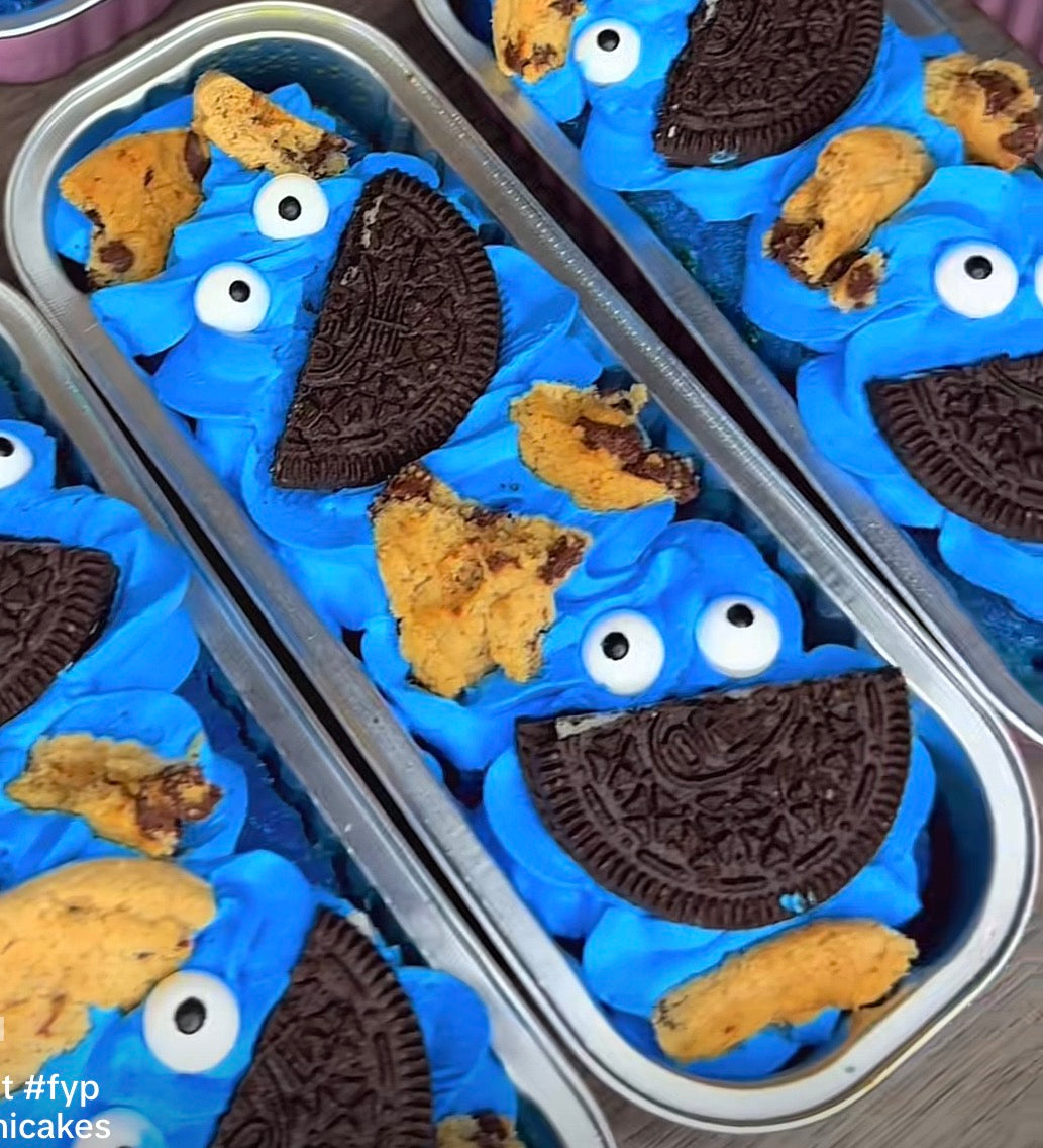 Cookie Monster cake